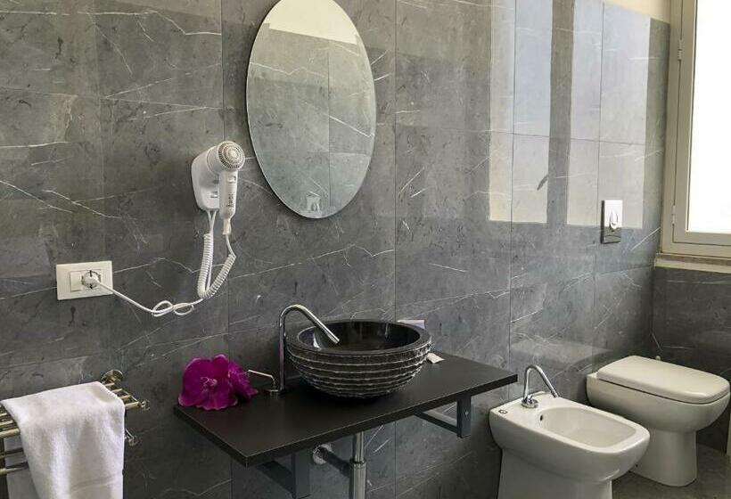 Стандартный Номер Кровать Кинг, Regina Margherita Bed And Breakfast & Rooftop Lounge Bar