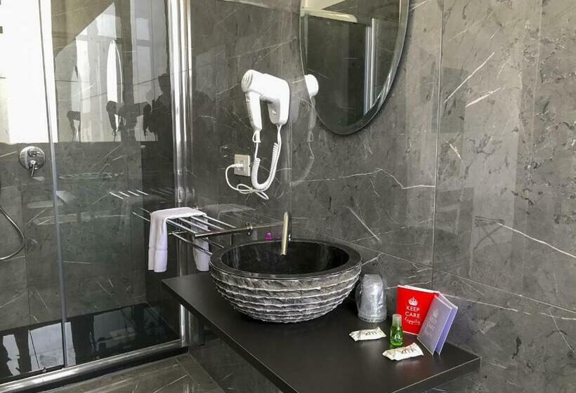 Стандартный Номер Кровать Кинг, Regina Margherita Bed And Breakfast & Rooftop Lounge Bar