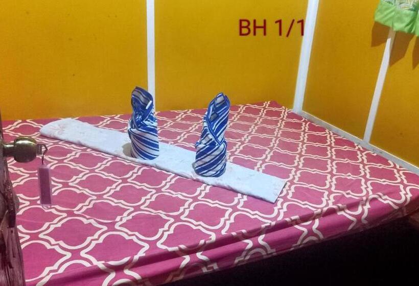 이코노미 룸 공용욕실, Moalboal Bamboo House / Rooms