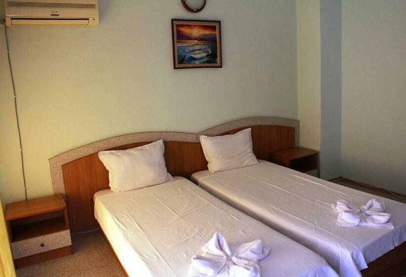 标准间带阳台, Guest House Elit