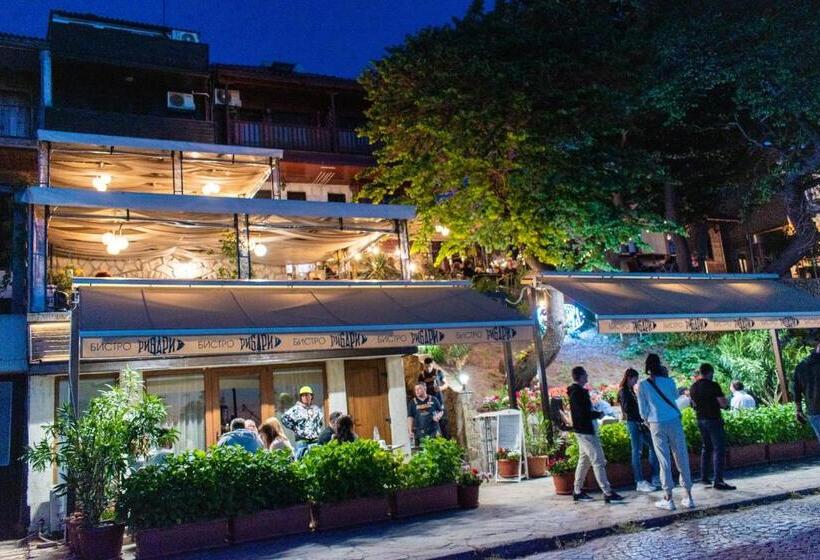 חדר דלוקס נוף לים, House Diona