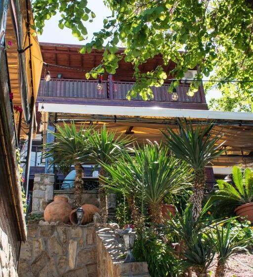 חדר דלוקס נוף לים, House Diona
