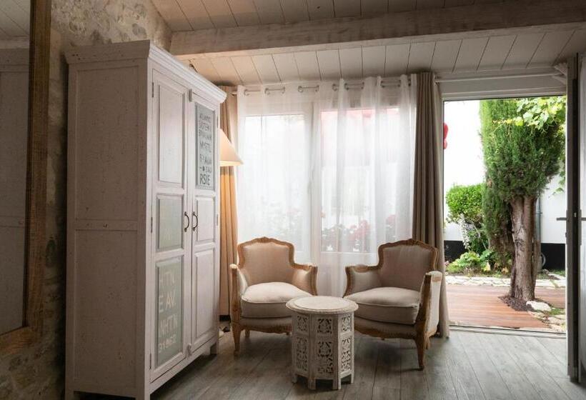 Номер Стандарт с Террасой, La Martinoise Garden