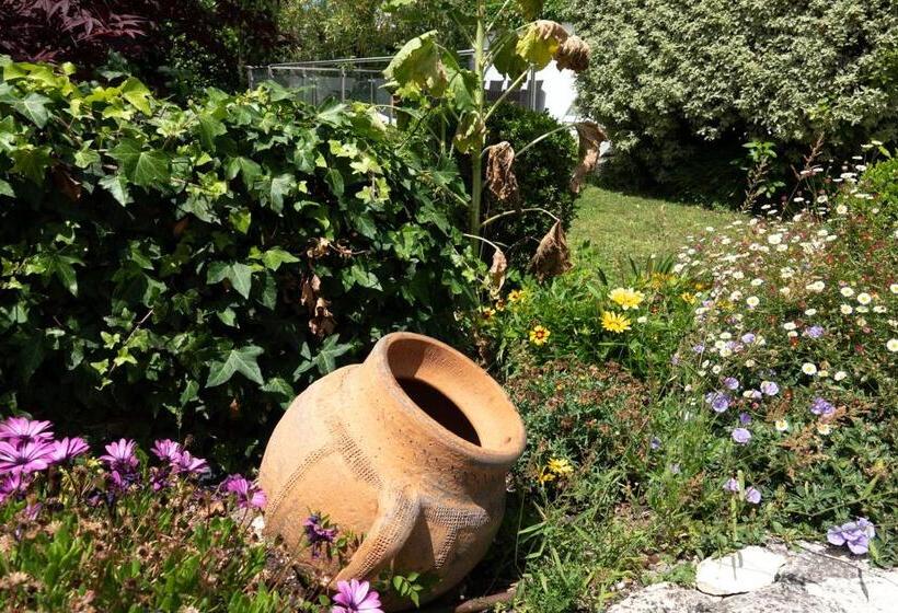 Дом 1 Спальня, La Martinoise Garden