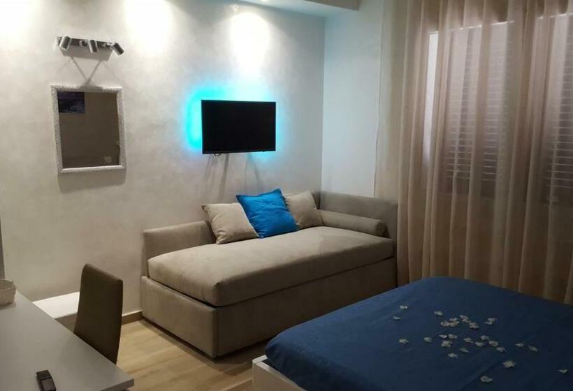 اتاق استاندارد, Martina S House