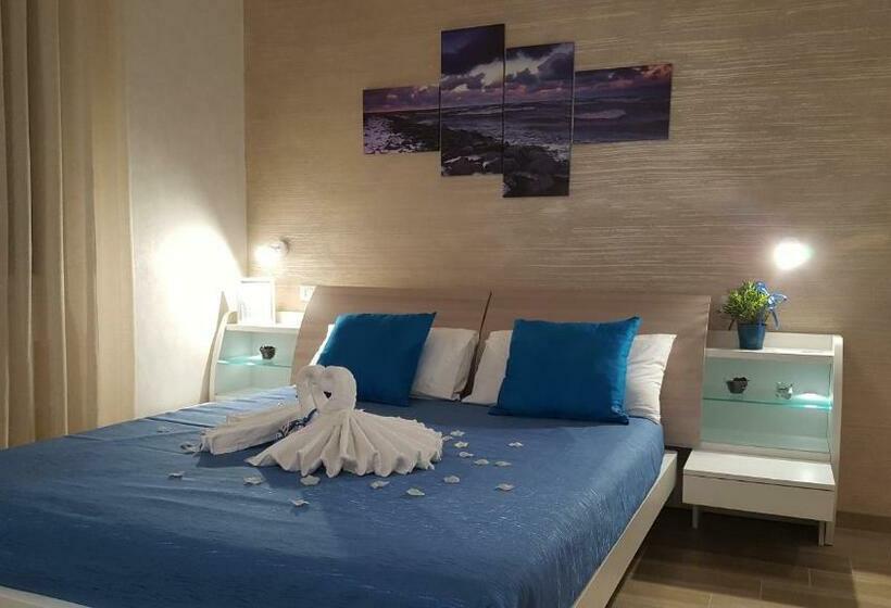 اتاق استاندارد, Martina S House