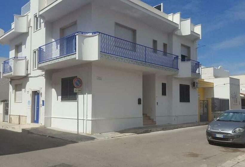 استودیوی لوکس, Martina S House