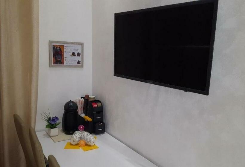 استودیوی لوکس, Martina S House