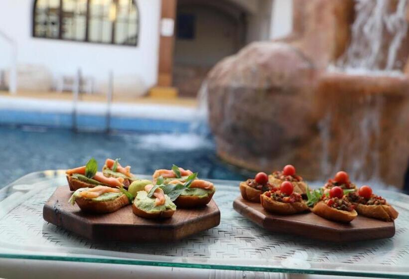 سوییت جونیور با چشمانداز استخر, Sanafir Hotel El Pacha Suites Sharm Adults Only