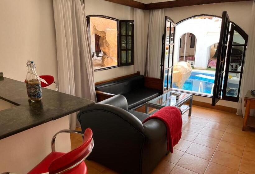 سوییت جونیور با چشمانداز استخر, Sanafir Hotel El Pacha Suites Sharm Adults Only