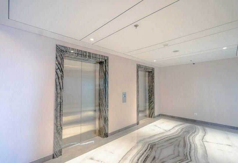 استودیو استاندارد با بالکن, Emka Lodge Studio Room The Vertu Apartemen Ciputra World Surabaya