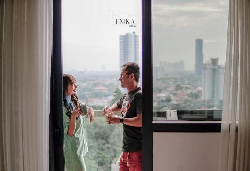 استودیو استاندارد با بالکن, Emka Lodge Studio Room The Vertu Apartemen Ciputra World Surabaya