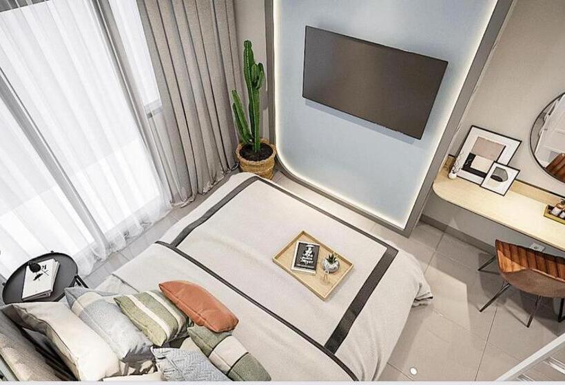 استودیو استاندارد با بالکن, Emka Lodge Studio Room The Vertu Apartemen Ciputra World Surabaya