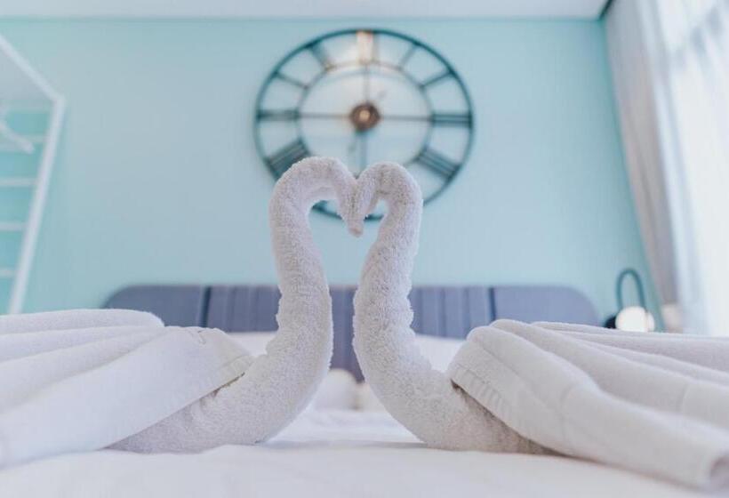 バルコニー付きスタンダードステューディオ, Emka Lodge Studio Room The Vertu Apartemen Ciputra World Surabaya