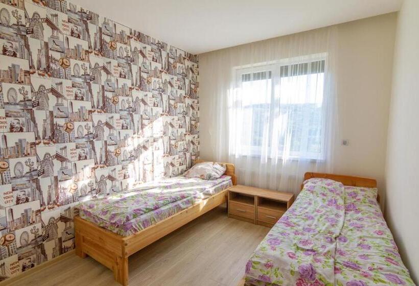 Standardzimmer, садиба під лісом