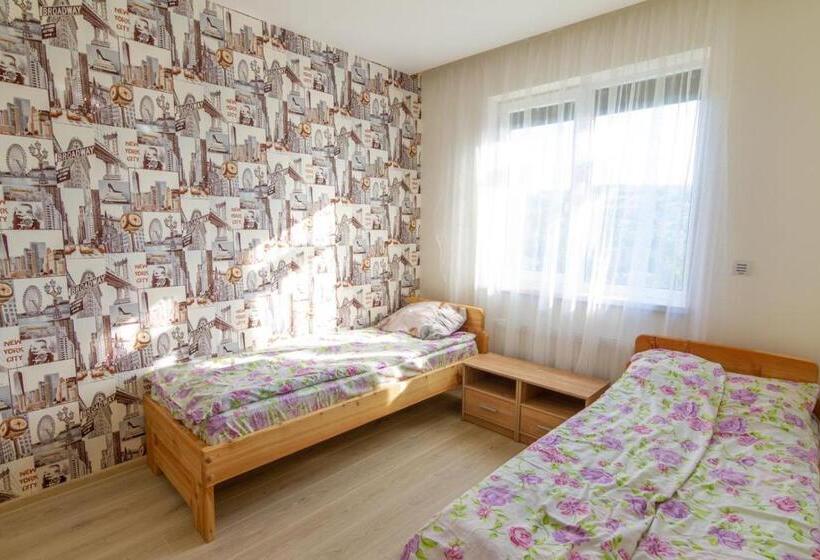 Номер Стандарт, садиба під лісом