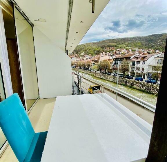 اتاق استاندارد یک نفره, Perla