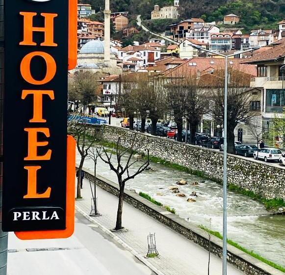 اتاق ساده سه نفره, Perla