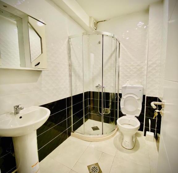 اتاق ساده سه نفره, Perla