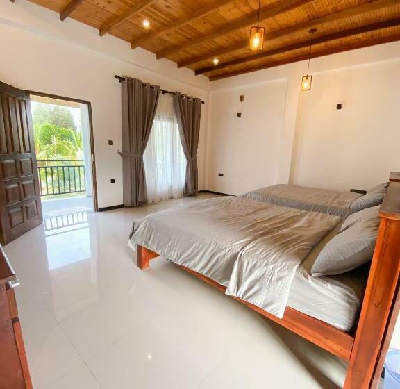 اتاق لوکس خانوادگی, The Reef Resort