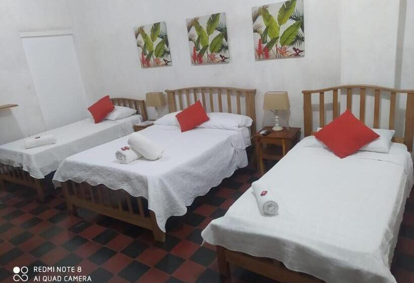 חדר לארבעה סטנדרטי עם נוף לגינה, Casa Alicia Mompox