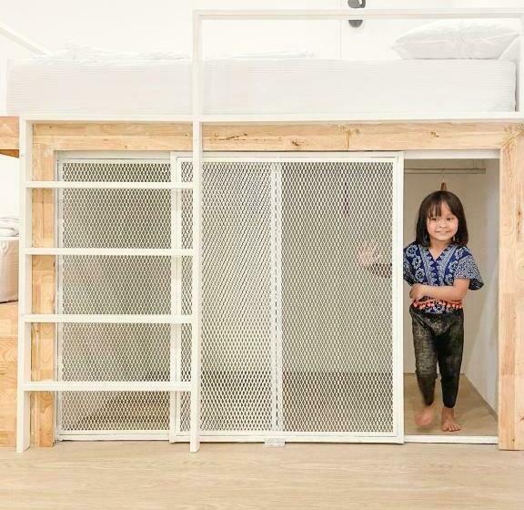 اتاق خانوادگی با سرویس بهداشتی مشترک, Paknap Hostel