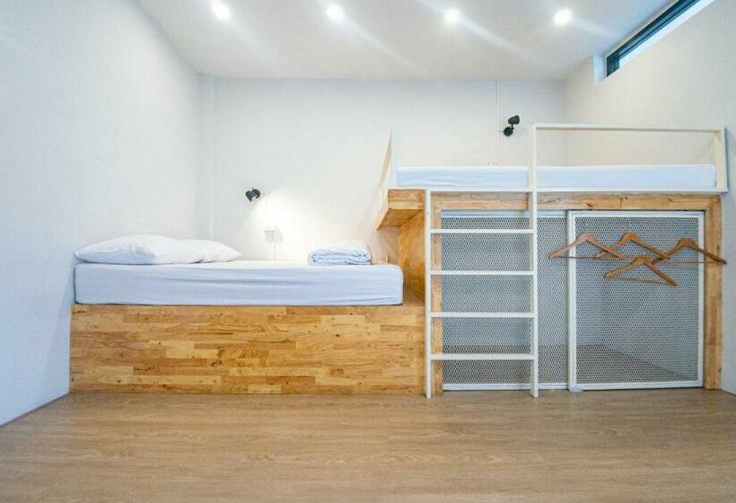 浴室共有ファミリールーム, Paknap Hostel
