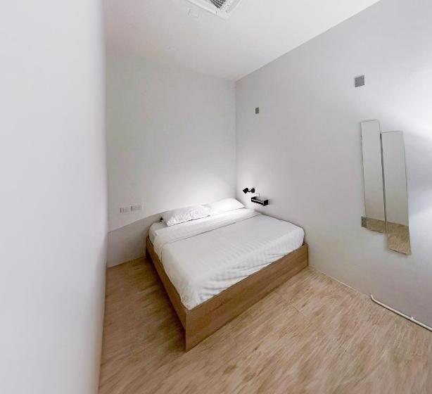 اتاق استاندارد, Paknap Hostel