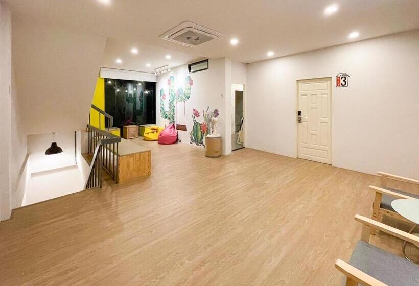 اتاق استاندارد, Paknap Hostel