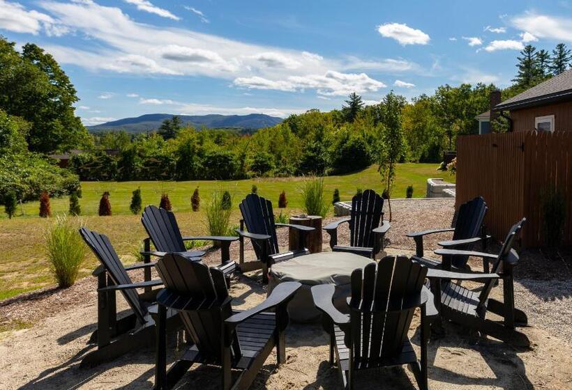 جناح, The Lodge By Sunapee Stays