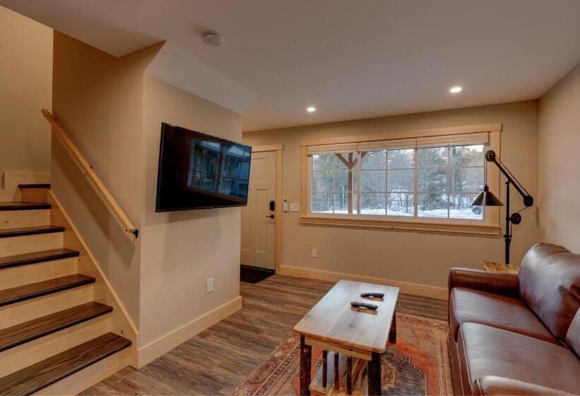 جناح, The Lodge By Sunapee Stays