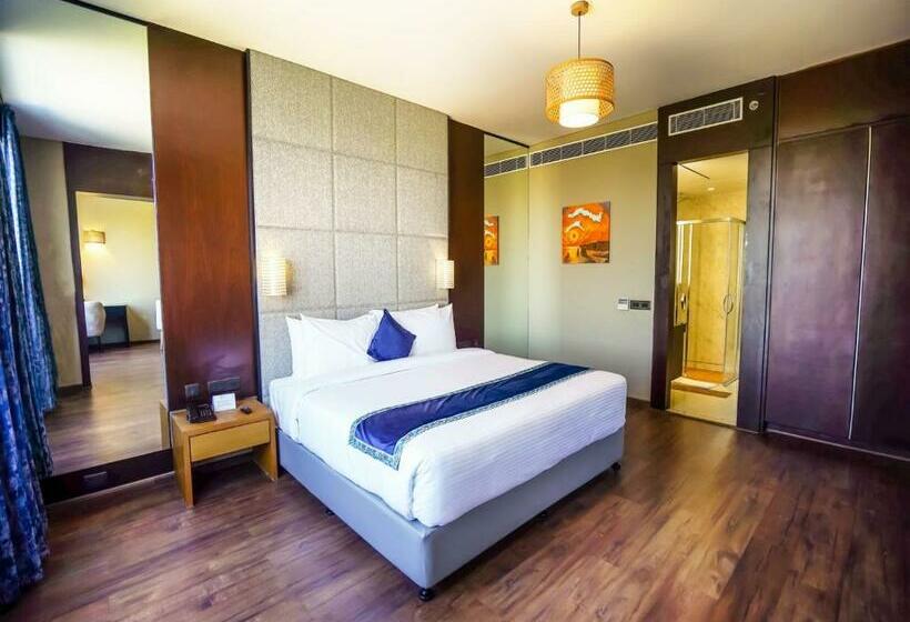 Номер Deluxe Кровать Кинг, Essentia Luxury Hotel Indore