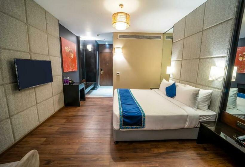 Номер Deluxe Кровать Кинг, Essentia Luxury Hotel Indore