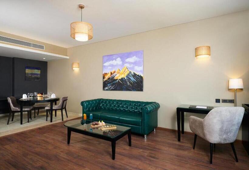 Люкс Повышенной Комфортности, Essentia Luxury Hotel Indore