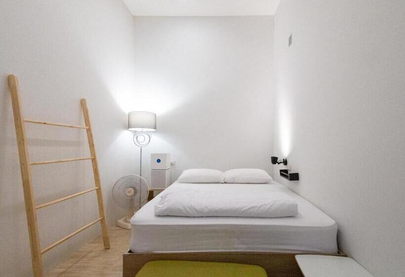 اتاق استاندارد, Paknap Hostel