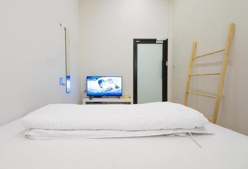 اتاق استاندارد, Paknap Hostel