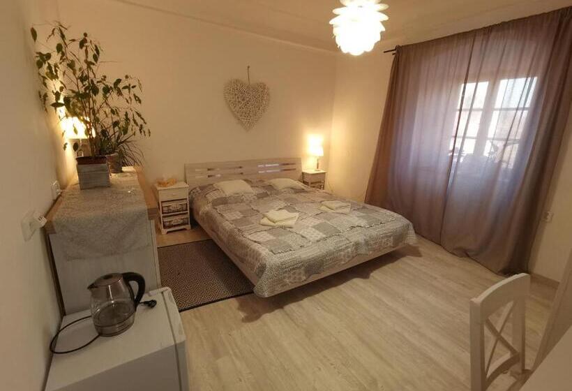 スタンダードスタジオ, Rodinná Farma Sedmikráska