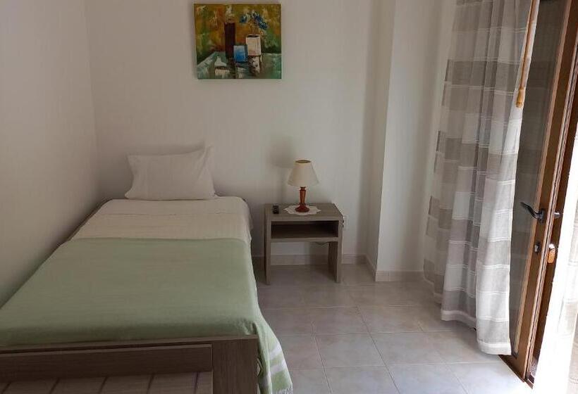 اتاق استاندارد یک نفره, Casa Luar