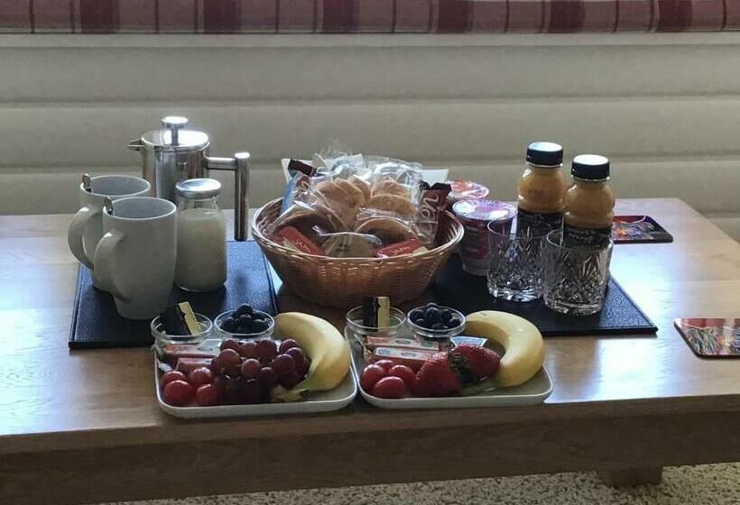 اتاق استاندارد با تخت بزرگ, Gramarvin B&b