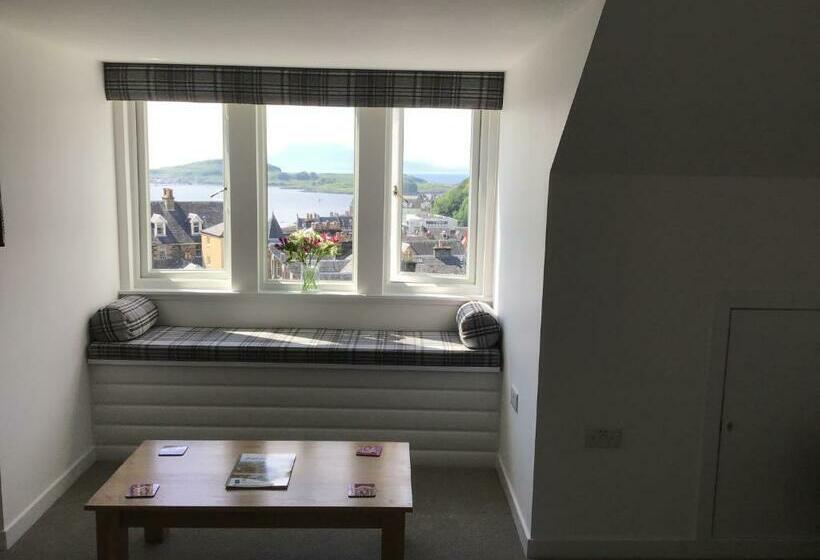 اتاق استاندارد با تخت بزرگ, Gramarvin B&b