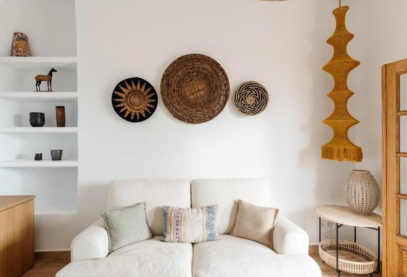 Полулюкс Нижний Этаж, Petunia Ibiza, A Beaumier