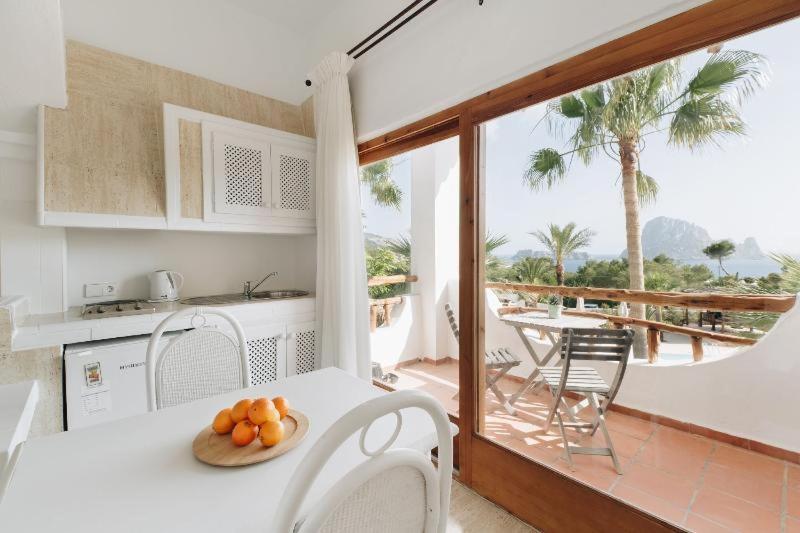 غرفة قياسية, Petunia Ibiza, A Beaumier