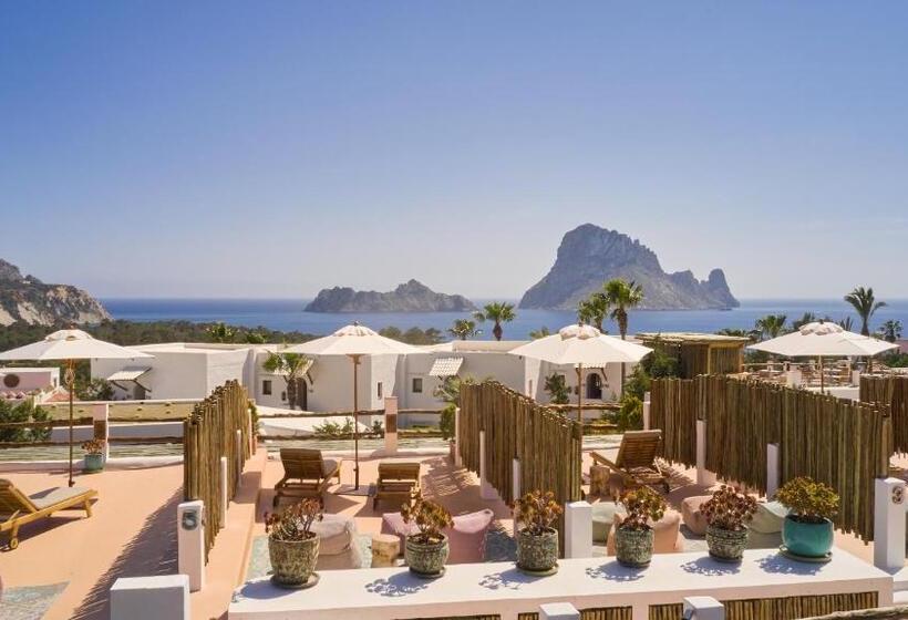 Люкс Вид на Море, Petunia Ibiza, A Beaumier