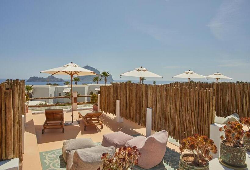 Люкс Вид на Море, Petunia Ibiza, A Beaumier