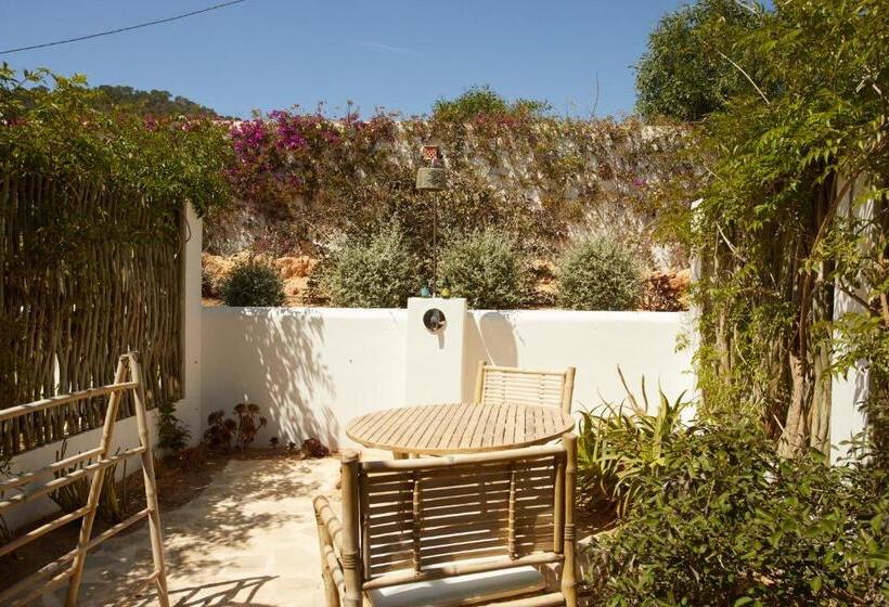 Люкс Вид на Море, Petunia Ibiza, A Beaumier