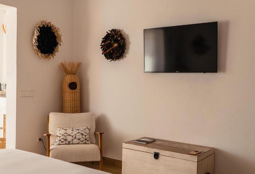 جناح ديلوكس مطل على البحر, Petunia Ibiza, A Beaumier