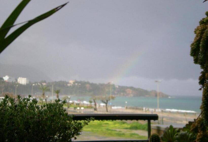 اتاق استاندارد با چشمانداز دریا, Orizzonte B&b