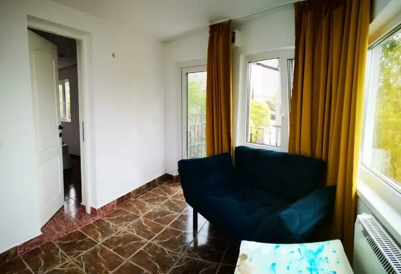 Apartament 2 Dormitoare, Casa De La Mare