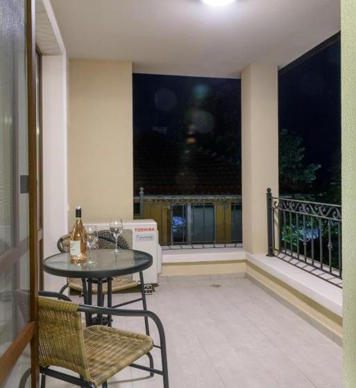 Апартаменты 1 Спальня, Gradina