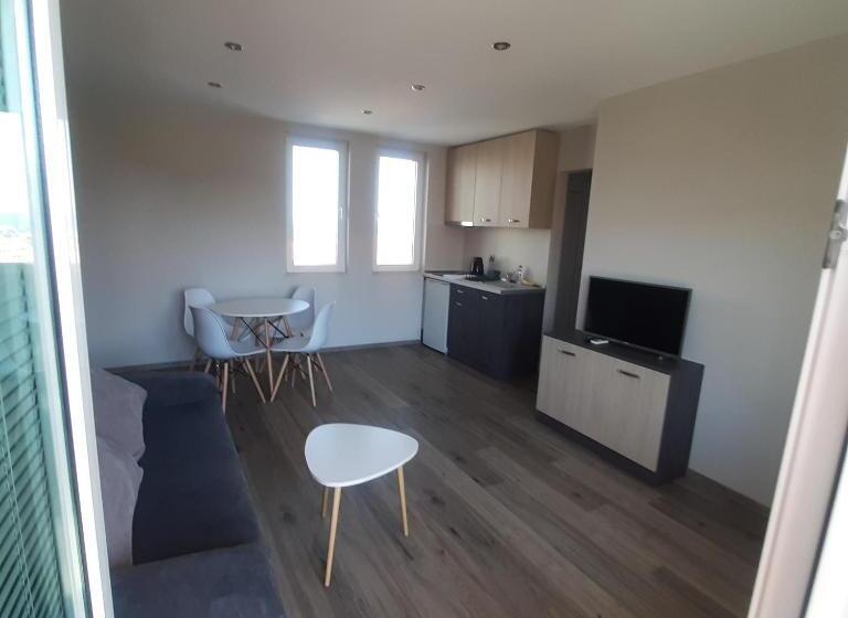 Номер Дюплекс, Gradina